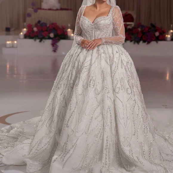 Elegant White Lace Wedding Dress